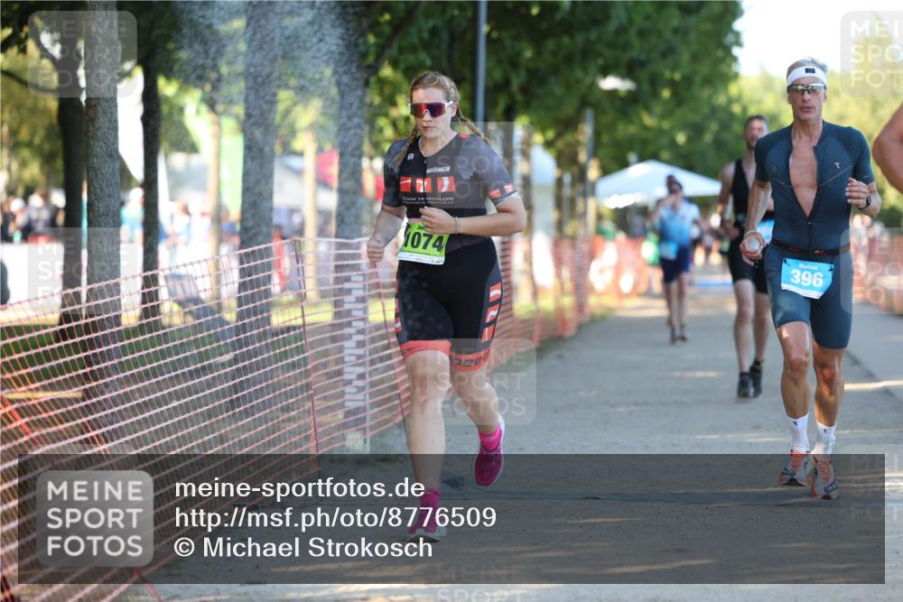 07.09.2025 - 19. Norderstedt Triathlon Michael Strokosch http://msf.ph/oto/8776509 07.09.2025 16:48:02 Laufen 396, 889, 903, 910, 932, 947, 1074 meine-sportfotos.de