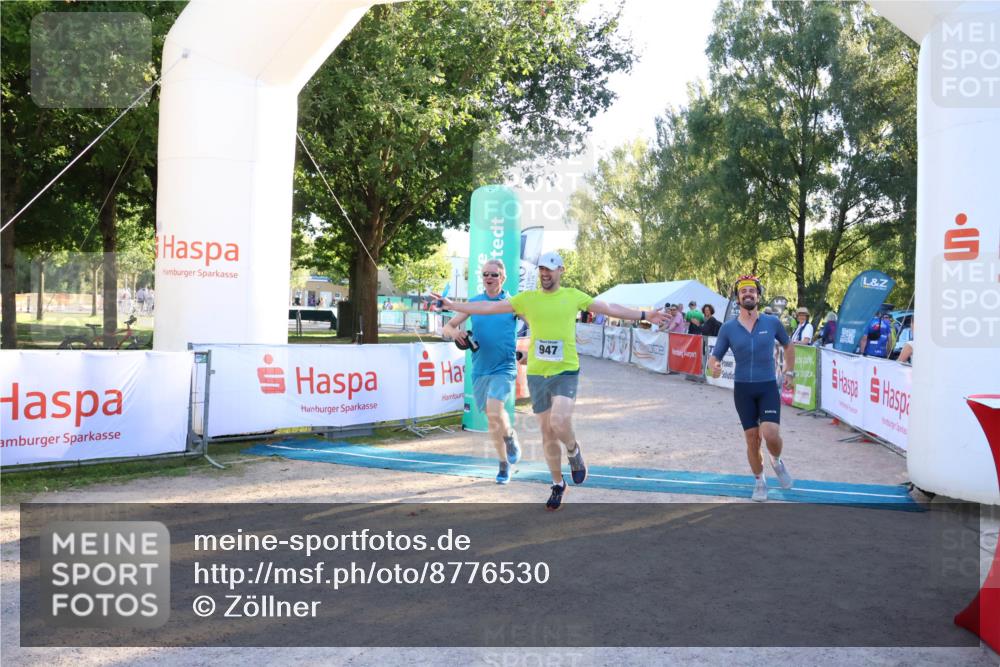 07.09.2025 - 19. Norderstedt Triathlon Zöllner http://msf.ph/oto/8776530 07.09.2025 17:09:06 Ziel 947 meine-sportfotos.de