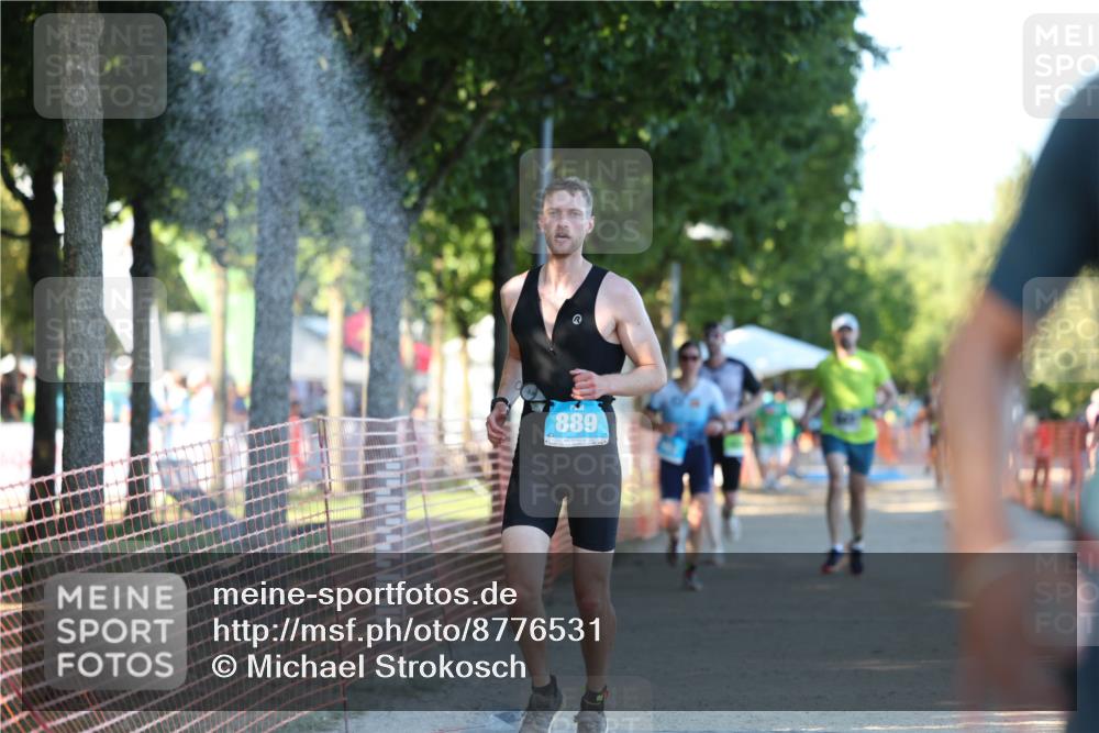 07.09.2025 - 19. Norderstedt Triathlon Michael Strokosch http://msf.ph/oto/8776531 07.09.2025 16:48:05 Laufen 396, 889, 903, 910, 947, 1074, 1618 meine-sportfotos.de