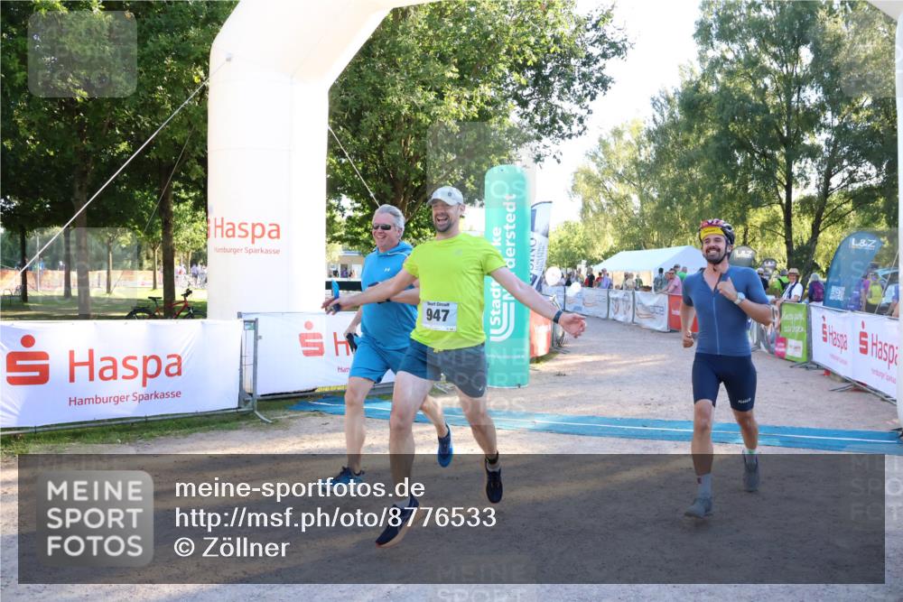 07.09.2025 - 19. Norderstedt Triathlon Zöllner http://msf.ph/oto/8776533 07.09.2025 17:09:06 Ziel 947 meine-sportfotos.de