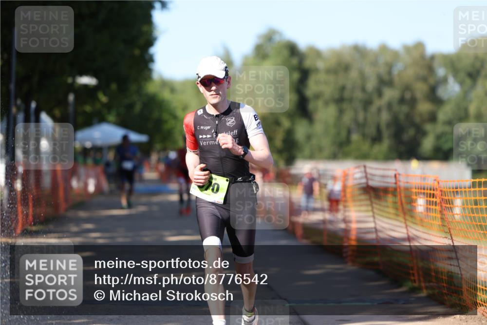 07.09.2025 - 19. Norderstedt Triathlon Michael Strokosch http://msf.ph/oto/8776542 07.09.2025 15:48:27 Laufen 1404 meine-sportfotos.de