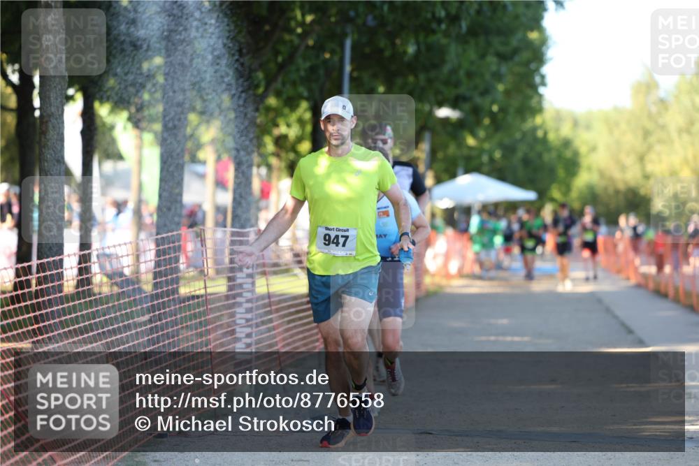 07.09.2025 - 19. Norderstedt Triathlon Michael Strokosch http://msf.ph/oto/8776558 07.09.2025 16:48:09 Laufen 889, 903, 947, 1618 meine-sportfotos.de