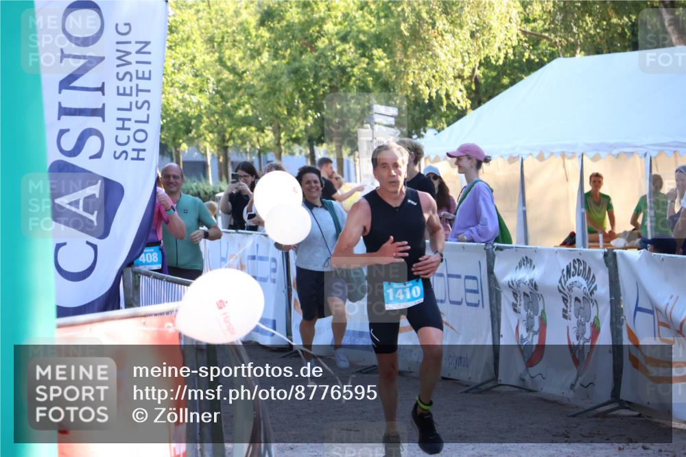 07.09.2025 - 19. Norderstedt Triathlon Zöllner http://msf.ph/oto/8776595 07.09.2025 17:11:02 Ziel 408, 1410 meine-sportfotos.de