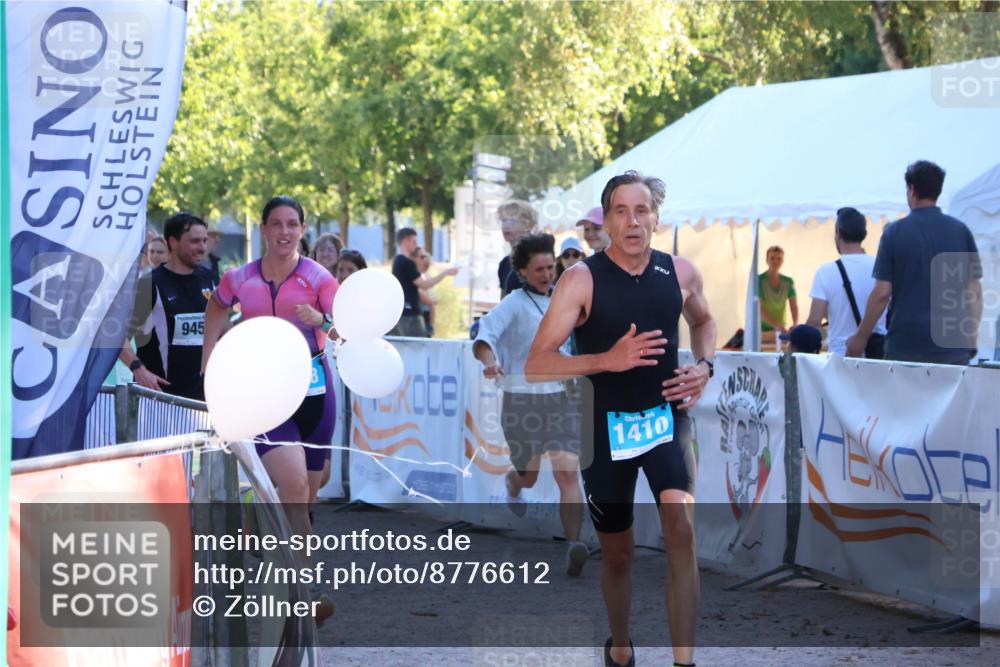 07.09.2025 - 19. Norderstedt Triathlon Zöllner http://msf.ph/oto/8776612 07.09.2025 17:11:02 Ziel 408, 1410 meine-sportfotos.de