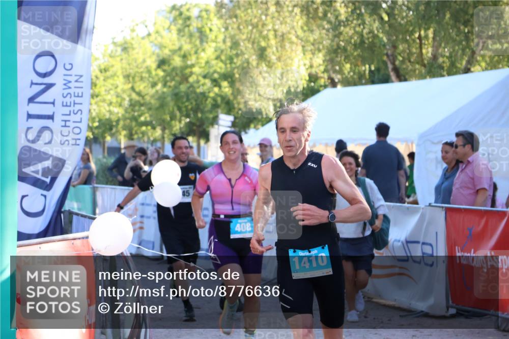 07.09.2025 - 19. Norderstedt Triathlon Zöllner http://msf.ph/oto/8776636 07.09.2025 17:11:04 Ziel 408, 945, 1410 meine-sportfotos.de