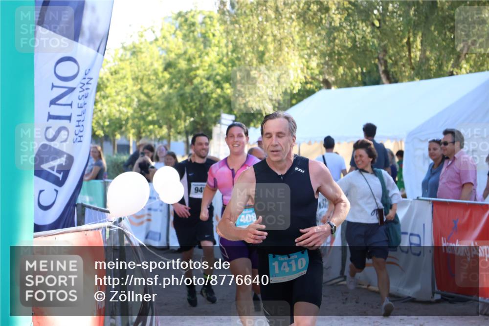 07.09.2025 - 19. Norderstedt Triathlon Zöllner http://msf.ph/oto/8776640 07.09.2025 17:11:04 Ziel 408, 945, 1410 meine-sportfotos.de