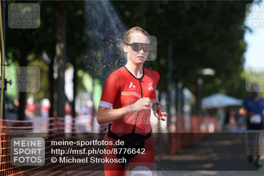 07.09.2025 - 19. Norderstedt Triathlon Michael Strokosch http://msf.ph/oto/8776642 07.09.2025 15:48:35 Laufen 382, 1404 meine-sportfotos.de