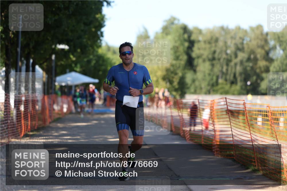 07.09.2025 - 19. Norderstedt Triathlon Michael Strokosch http://msf.ph/oto/8776669 07.09.2025 15:48:38 Laufen 382, 1404 meine-sportfotos.de