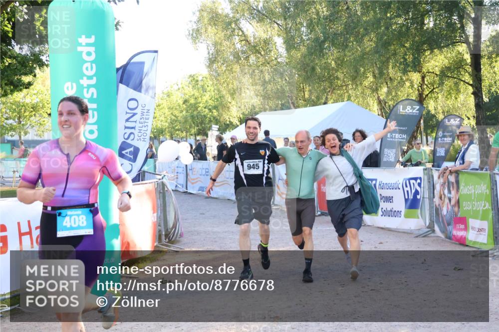 07.09.2025 - 19. Norderstedt Triathlon Zöllner http://msf.ph/oto/8776678 07.09.2025 17:11:06 Ziel 408, 945, 1410 meine-sportfotos.de