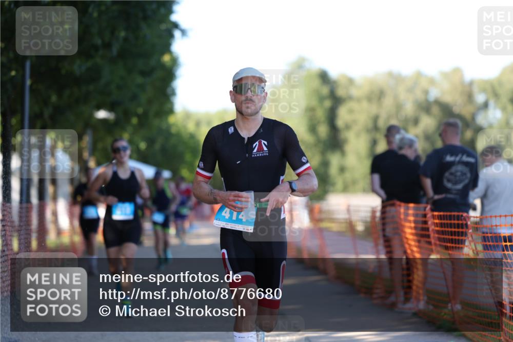 07.09.2025 - 19. Norderstedt Triathlon Michael Strokosch http://msf.ph/oto/8776680 07.09.2025 16:48:30 Laufen 414, 886, 918, 1455, 1575 meine-sportfotos.de