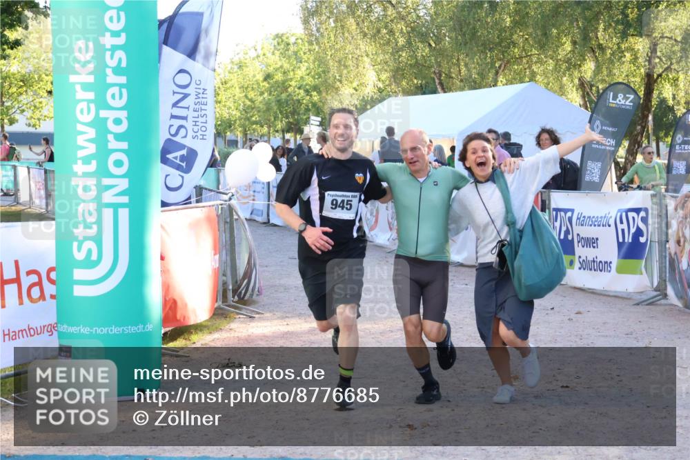 07.09.2025 - 19. Norderstedt Triathlon Zöllner http://msf.ph/oto/8776685 07.09.2025 17:11:07 Ziel 408, 945, 1410 meine-sportfotos.de