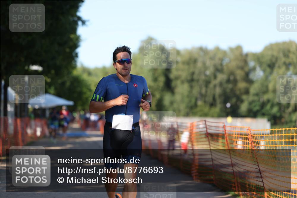 07.09.2025 - 19. Norderstedt Triathlon Michael Strokosch http://msf.ph/oto/8776693 07.09.2025 15:48:39 Laufen 382 meine-sportfotos.de
