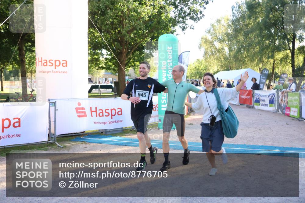 07.09.2025 - 19. Norderstedt Triathlon Zöllner http://msf.ph/oto/8776705 07.09.2025 17:11:08 Ziel 408, 945, 1410 meine-sportfotos.de