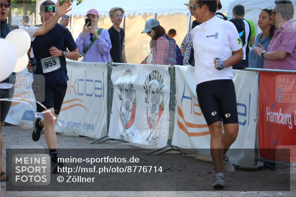 07.09.2025 - 19. Norderstedt Triathlon Zöllner http://msf.ph/oto/8776714 07.09.2025 17:11:24 Ziel 955 meine-sportfotos.de