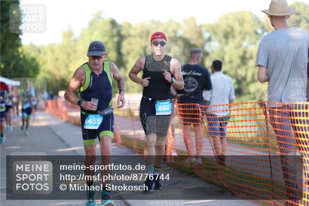 07.09.2025 - 19. Norderstedt Triathlon Michael Strokosch http://msf.ph/oto/8776744 07.09.2025 16:48:36 Laufen 886, 918, 923, 1103, 1455, 1575, 1589 meine-sportfotos.de