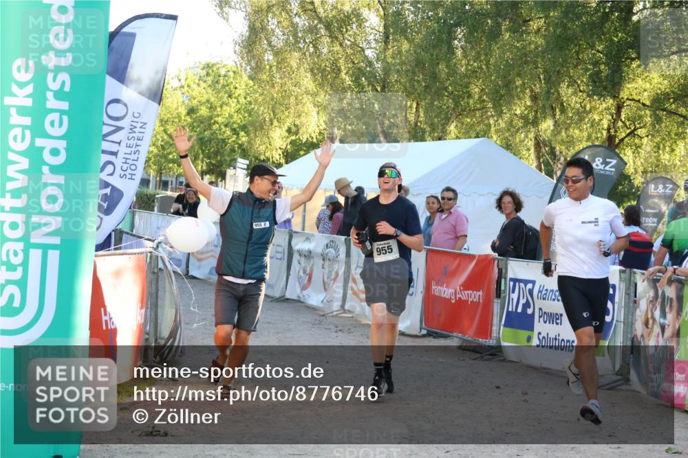 07.09.2025 - 19. Norderstedt Triathlon Zöllner http://msf.ph/oto/8776746 07.09.2025 17:11:26 Ziel 955 meine-sportfotos.de