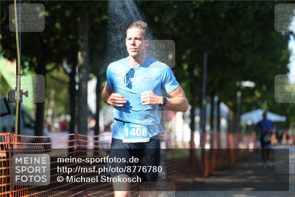 07.09.2025 - 19. Norderstedt Triathlon Michael Strokosch http://msf.ph/oto/8776780 07.09.2025 15:48:58 Laufen 1408 meine-sportfotos.de