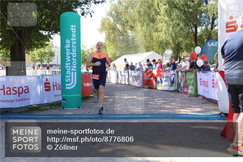 07.09.2025 - 19. Norderstedt Triathlon Zöllner http://msf.ph/oto/8776806 07.09.2025 12:05:41 Ziel 833, 834 meine-sportfotos.de