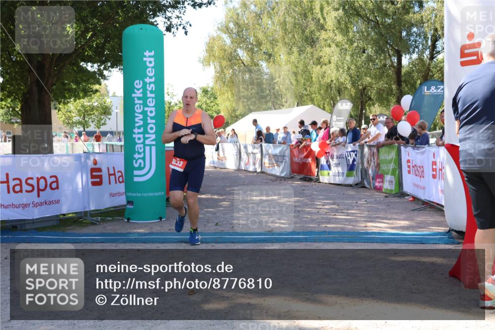 07.09.2025 - 19. Norderstedt Triathlon Zöllner http://msf.ph/oto/8776810 07.09.2025 12:05:41 Ziel 833, 834 meine-sportfotos.de