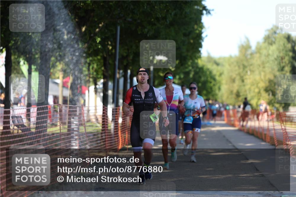 07.09.2025 - 19. Norderstedt Triathlon Michael Strokosch http://msf.ph/oto/8776880 07.09.2025 15:49:25 Laufen 407, 438, 475, 968 meine-sportfotos.de