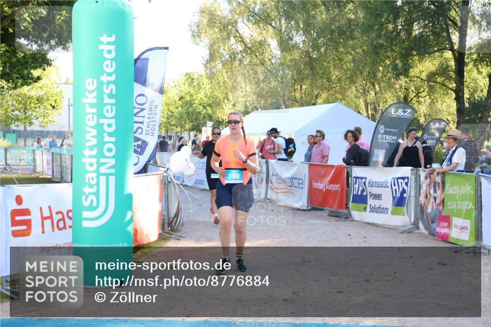 07.09.2025 - 19. Norderstedt Triathlon Zöllner http://msf.ph/oto/8776884 07.09.2025 17:12:08 Ziel 390, 1413 meine-sportfotos.de