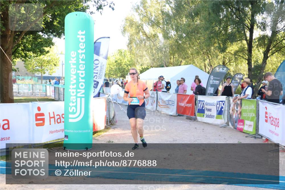 07.09.2025 - 19. Norderstedt Triathlon Zöllner http://msf.ph/oto/8776888 07.09.2025 17:12:08 Ziel 390, 1413 meine-sportfotos.de