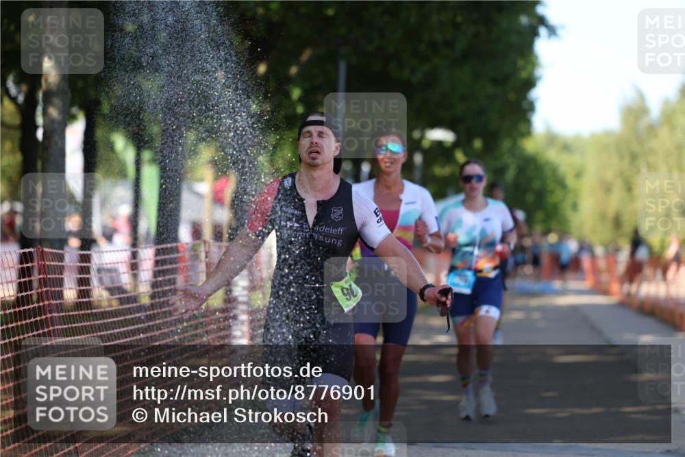 07.09.2025 - 19. Norderstedt Triathlon Michael Strokosch http://msf.ph/oto/8776901 07.09.2025 15:49:27 Laufen 407, 438, 475, 968 meine-sportfotos.de