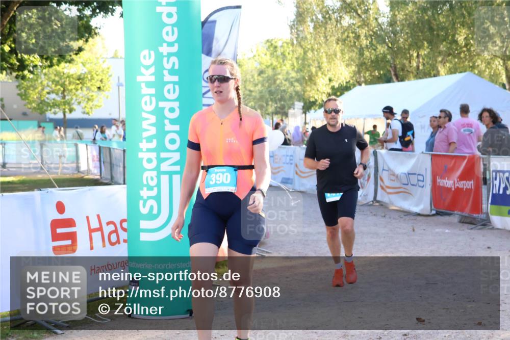 07.09.2025 - 19. Norderstedt Triathlon Zöllner http://msf.ph/oto/8776908 07.09.2025 17:12:09 Ziel 390, 1413 meine-sportfotos.de