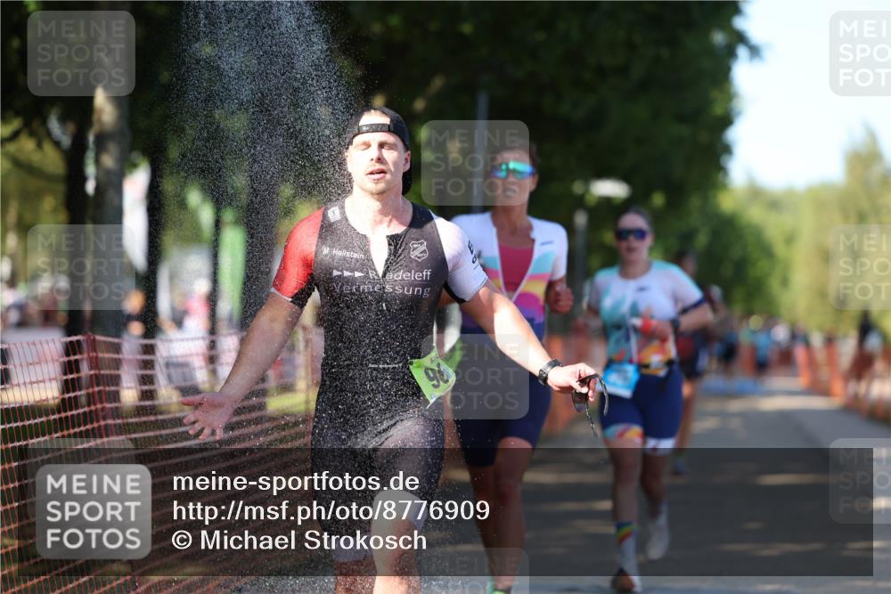 07.09.2025 - 19. Norderstedt Triathlon Michael Strokosch http://msf.ph/oto/8776909 07.09.2025 15:49:27 Laufen 407, 438, 475, 968 meine-sportfotos.de