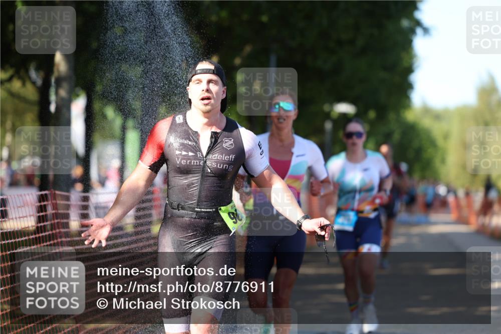 07.09.2025 - 19. Norderstedt Triathlon Michael Strokosch http://msf.ph/oto/8776911 07.09.2025 15:49:27 Laufen 407, 438, 475, 968 meine-sportfotos.de
