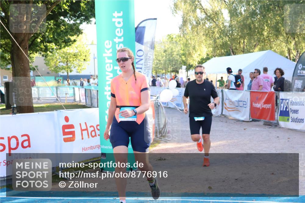07.09.2025 - 19. Norderstedt Triathlon Zöllner http://msf.ph/oto/8776916 07.09.2025 17:12:10 Ziel 390, 1413 meine-sportfotos.de