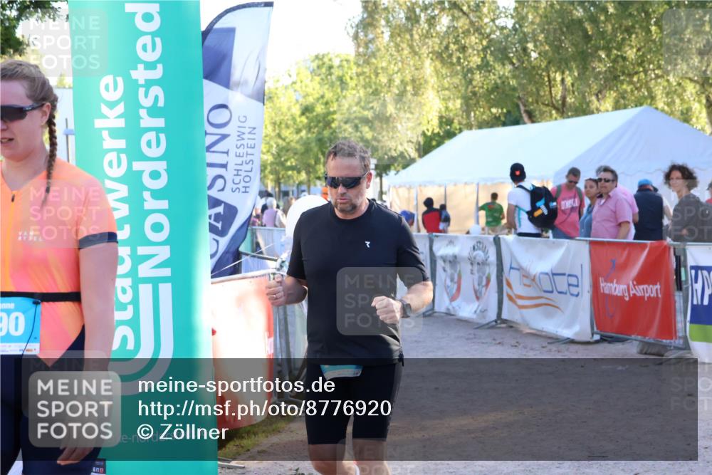 07.09.2025 - 19. Norderstedt Triathlon Zöllner http://msf.ph/oto/8776920 07.09.2025 17:12:10 Ziel 390, 1413 meine-sportfotos.de