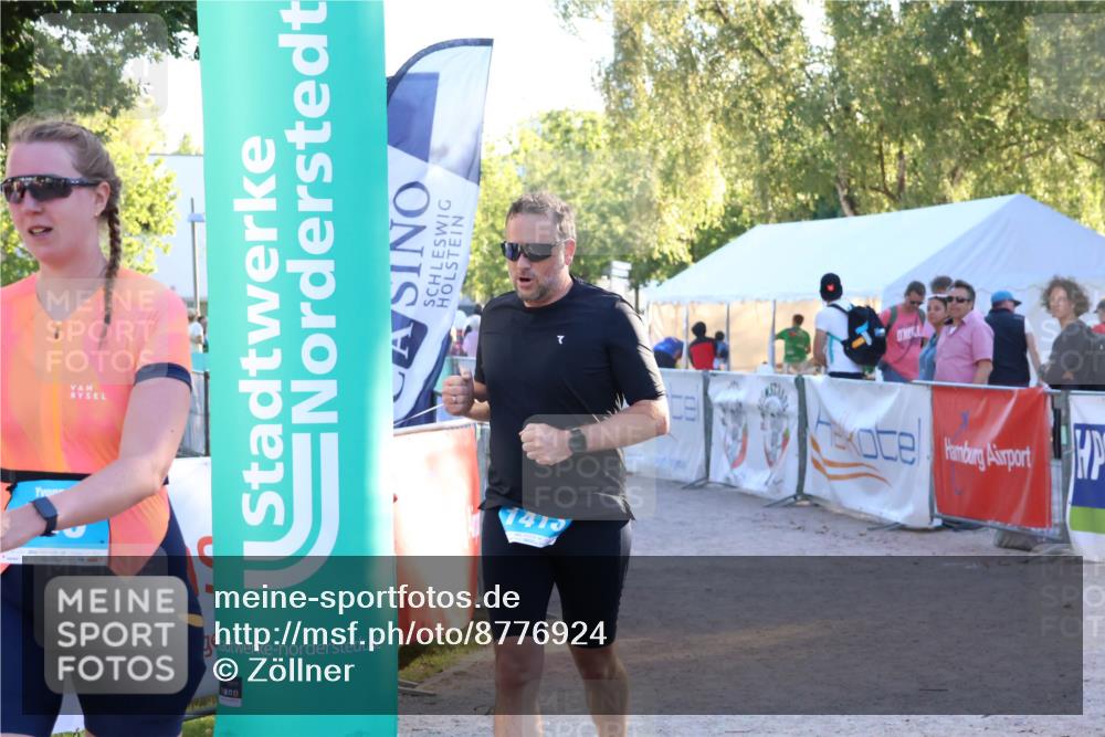 07.09.2025 - 19. Norderstedt Triathlon Zöllner http://msf.ph/oto/8776924 07.09.2025 17:12:11 Ziel 390, 1413 meine-sportfotos.de