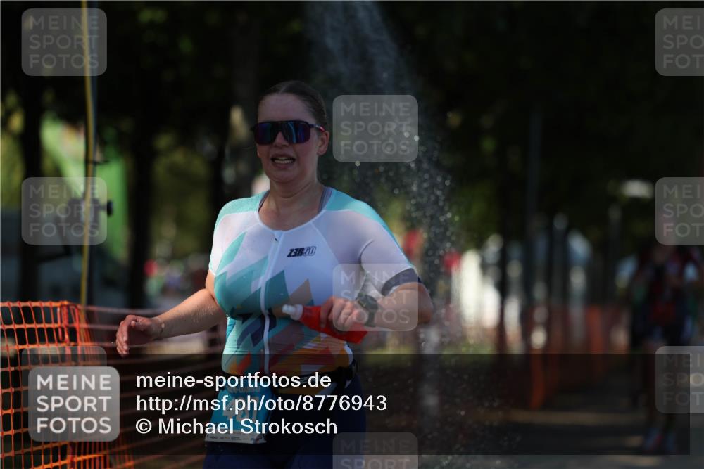 07.09.2025 - 19. Norderstedt Triathlon Michael Strokosch http://msf.ph/oto/8776943 07.09.2025 15:49:30 Laufen 407, 438, 475, 968 meine-sportfotos.de