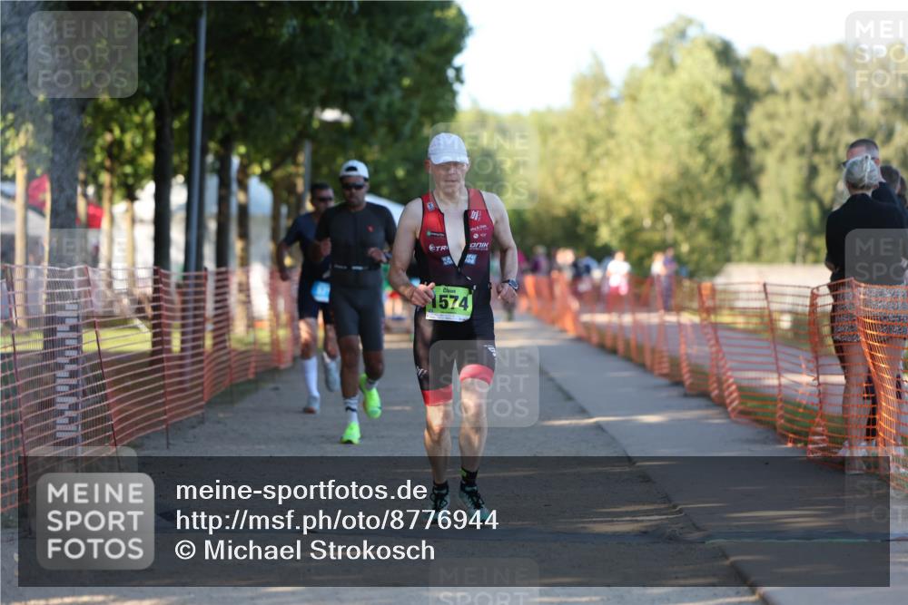 07.09.2025 - 19. Norderstedt Triathlon Michael Strokosch http://msf.ph/oto/8776944 07.09.2025 16:49:13 Laufen 371, 1442, 1574 meine-sportfotos.de