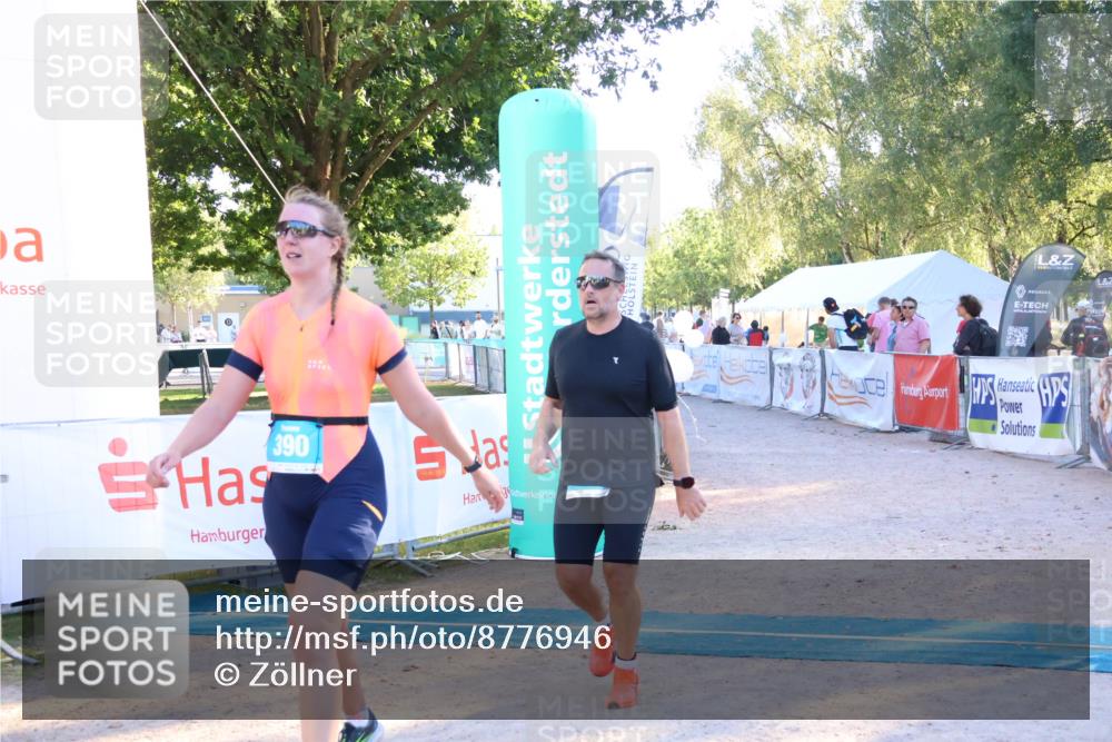 07.09.2025 - 19. Norderstedt Triathlon Zöllner http://msf.ph/oto/8776946 07.09.2025 17:12:11 Ziel 390, 1413 meine-sportfotos.de