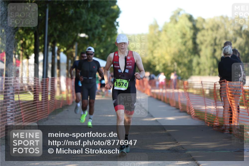 07.09.2025 - 19. Norderstedt Triathlon Michael Strokosch http://msf.ph/oto/8776947 07.09.2025 16:49:13 Laufen 371, 1442, 1574 meine-sportfotos.de