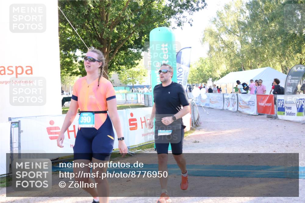 07.09.2025 - 19. Norderstedt Triathlon Zöllner http://msf.ph/oto/8776950 07.09.2025 17:12:11 Ziel 390, 1413 meine-sportfotos.de