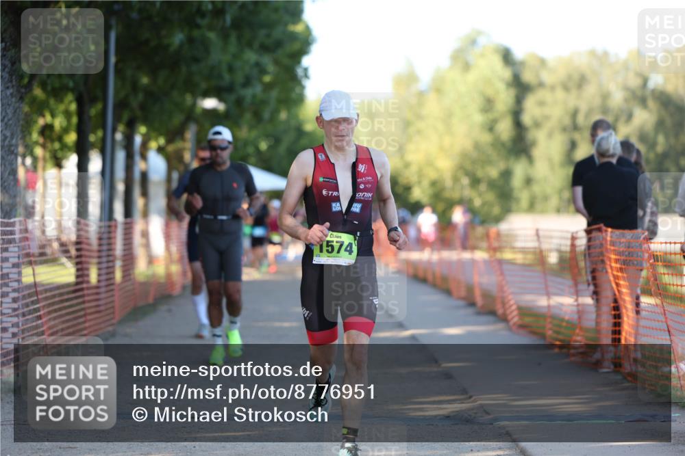 07.09.2025 - 19. Norderstedt Triathlon Michael Strokosch http://msf.ph/oto/8776951 07.09.2025 16:49:14 Laufen 371, 1442, 1574 meine-sportfotos.de