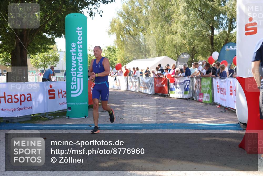 07.09.2025 - 19. Norderstedt Triathlon Zöllner http://msf.ph/oto/8776960 07.09.2025 12:07:42 Ziel 821, 1200 meine-sportfotos.de
