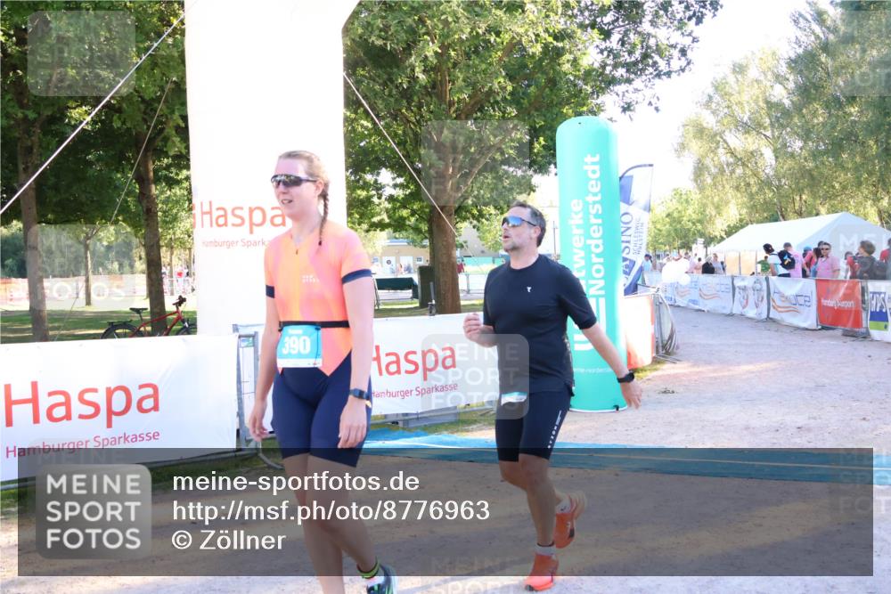 07.09.2025 - 19. Norderstedt Triathlon Zöllner http://msf.ph/oto/8776963 07.09.2025 17:12:12 Ziel 390, 1413 meine-sportfotos.de