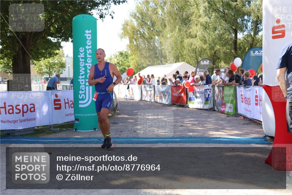 07.09.2025 - 19. Norderstedt Triathlon Zöllner http://msf.ph/oto/8776964 07.09.2025 12:07:43 Ziel 821, 1200 meine-sportfotos.de