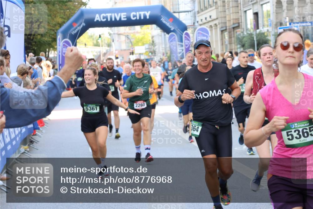 07.09.2025 - BARMER Alsterlauf Strokosch-Dieckow http://msf.ph/oto/8776968 07.09.2025 10:07:18 Ziel 2233, 2315, 2353, 2372, 2520, 2662, 2755, 2893, 2939, 2965, 3063, 3265, 3837, 3864, 3976, 4110, 4860, 5173, 5212, 5315, 5402, 5475, 5524, 5593, 5854, 5935, 5939, 6140, 6141, 6146, 6219, 6343, 8282 meine-sportfotos.de