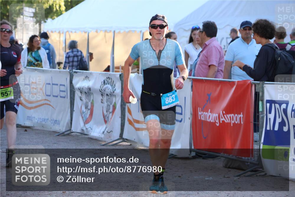 07.09.2025 - 19. Norderstedt Triathlon Zöllner http://msf.ph/oto/8776980 07.09.2025 17:12:39 Ziel 883, 1557 meine-sportfotos.de
