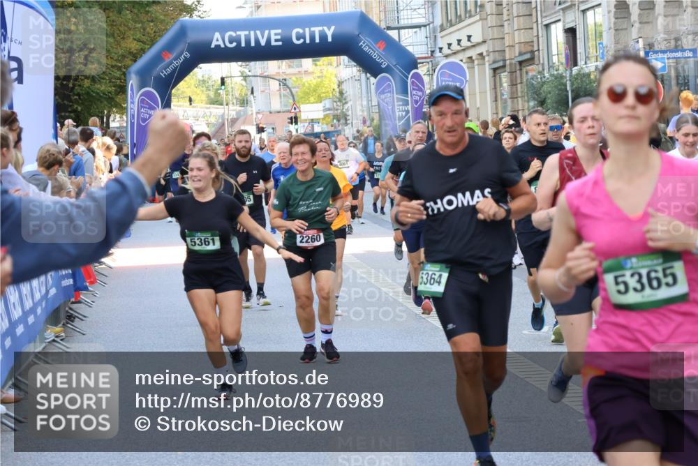 07.09.2025 - BARMER Alsterlauf Strokosch-Dieckow http://msf.ph/oto/8776989 07.09.2025 10:07:18 Ziel 2233, 2315, 2353, 2372, 2520, 2662, 2755, 2893, 2939, 2965, 3063, 3265, 3837, 3864, 3976, 4110, 4860, 5173, 5212, 5315, 5402, 5475, 5524, 5593, 5854, 5935, 5939, 6140, 6141, 6146, 6219, 6343, 8282 meine-sportfotos.de