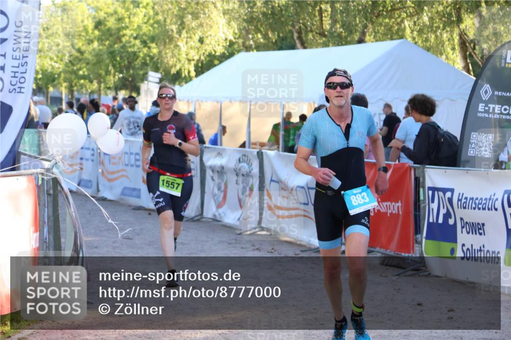 07.09.2025 - 19. Norderstedt Triathlon Zöllner http://msf.ph/oto/8777000 07.09.2025 17:12:40 Ziel 883, 1557 meine-sportfotos.de