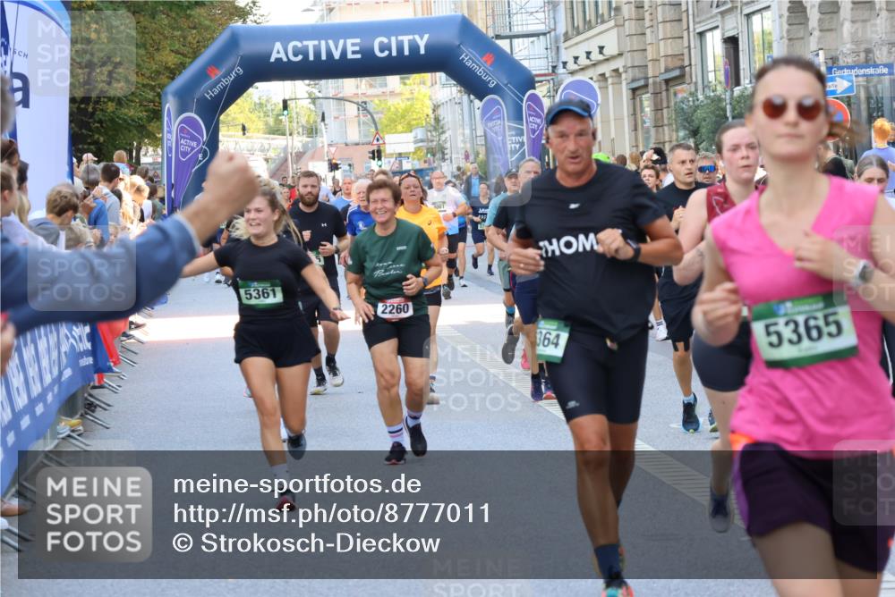 07.09.2025 - BARMER Alsterlauf Strokosch-Dieckow http://msf.ph/oto/8777011 07.09.2025 10:07:18 Ziel 2233, 2315, 2353, 2372, 2520, 2662, 2755, 2893, 2939, 2965, 3063, 3265, 3837, 3864, 3976, 4110, 4860, 5173, 5212, 5315, 5402, 5475, 5524, 5593, 5854, 5935, 5939, 6140, 6141, 6146, 6219, 6343, 8282 meine-sportfotos.de