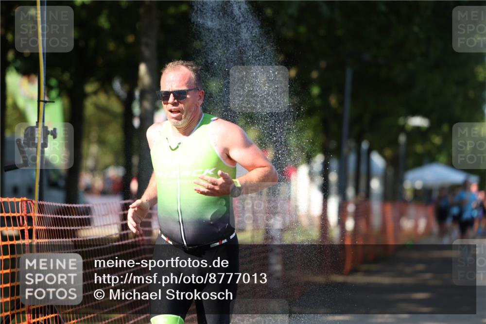 07.09.2025 - 19. Norderstedt Triathlon Michael Strokosch http://msf.ph/oto/8777013 07.09.2025 15:49:36 Laufen 430, 438 meine-sportfotos.de