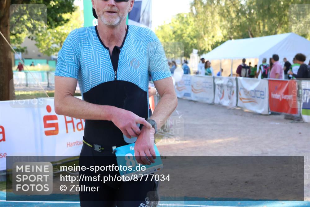 07.09.2025 - 19. Norderstedt Triathlon Zöllner http://msf.ph/oto/8777034 07.09.2025 17:12:44 Ziel 883, 1557 meine-sportfotos.de