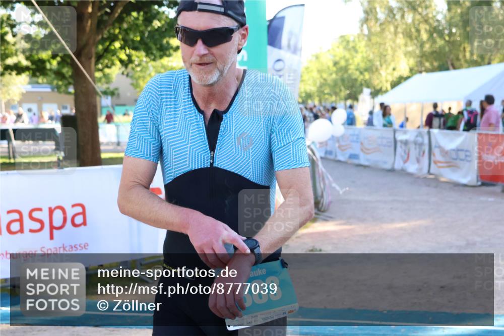 07.09.2025 - 19. Norderstedt Triathlon Zöllner http://msf.ph/oto/8777039 07.09.2025 17:12:44 Ziel 883, 1557 meine-sportfotos.de